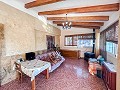 Wonderful 4-bedroom country house in Monforte del Cid in Pinoso Villas
