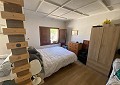 Landhuis met 3 slaapkamers, een bijgebouw met 2 slaapkamers en een studio met 1 slaapkamer in Sax. in Pinoso Villas