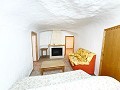 Maravillosa Casa Cueva con Terreno a tan solo 10 minutos de Pinoso in Pinoso Villas