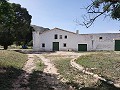 Lovely 6 bed 1 Bath Country house Estate in Yecla. in Pinoso Villas