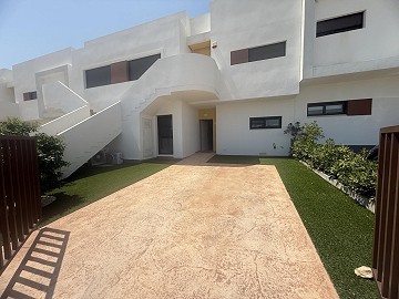 Bel appartement de 2 chambres et 2 salles de bains, à Vistabella golf Los Montesinos.