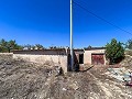Grote kans in El Xinorlet: huis om te renoveren met grot en terrein in Pinoso Villas