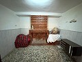 2 Houses in Pinoso with lots of potential in Pinoso Villas