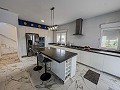Atemberaubende, bezugsfertige Neubauvilla mit Gästehaus, Garage und Sommerküche! in Pinoso Villas
