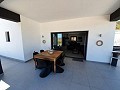 Moderne neue Villa in der Nähe von Pinoso Villa mit 3 Schlafzimmern, Pool und Garage in Pinoso Villas