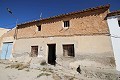 Village House in Raspay in need of reforming in Pinoso Villas