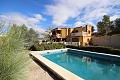 Villa en Monovar con dos casas de huéspedes y piscina in Pinoso Villas