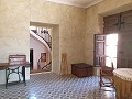 Maison de campagne traditionnelle de 3 étages en très bon état in Pinoso Villas
