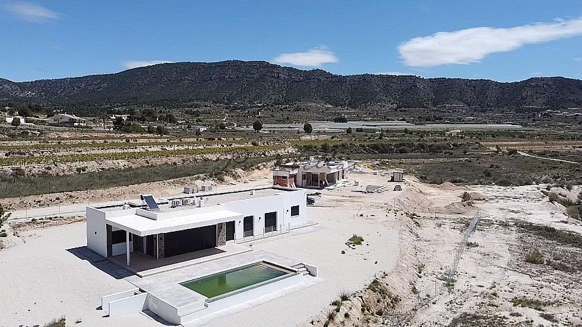 Villa en venta en La Romana, Alicante  in Pinoso Villas