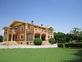 6 Bed Mansion 3km from Yecla in Pinoso Villas