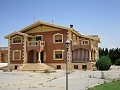 6 Bed Mansion 3km from Yecla in Pinoso Villas