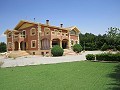 6 Bed Mansion 3km from Yecla in Pinoso Villas