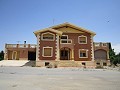 6 Bed Mansion 3km from Yecla in Pinoso Villas