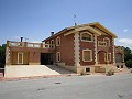 6 Bed Mansion 3km from Yecla in Pinoso Villas