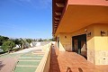 Grande villa individuelle avec piscine proche de la ville à Elda-Petrer in Pinoso Villas