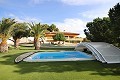 Grande villa individuelle avec piscine proche de la ville à Elda-Petrer in Pinoso Villas