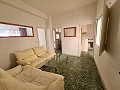 Apartment mit 2 Schlafzimmern und Geschäft (oder Garage) zur Modernisierung in Pinoso Villas
