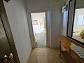 Apartment mit 2 Schlafzimmern und Geschäft (oder Garage) zur Modernisierung in Pinoso Villas