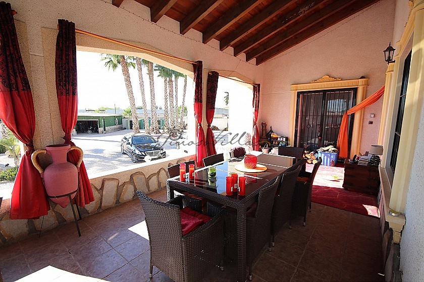 Large Detached Villa with 7 beds in Catral in Pinoso Villas