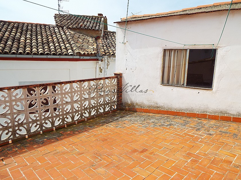 Large Townhouse with 2 separate apartments and Garage in Pinoso Villas