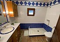 Enorme villa de 5 dormitorios y 3 baños con establos in Pinoso Villas
