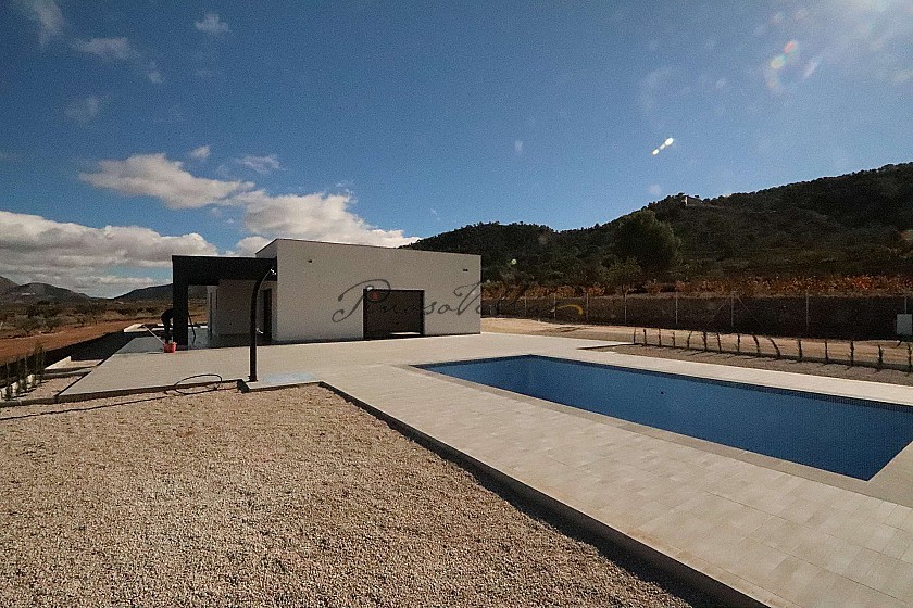 Moderne neue Villa Villa mit 3 Schlafzimmern, Pool und Garage in Pinoso Villas