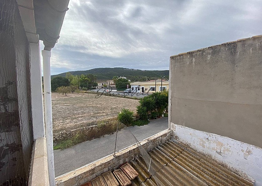 Groot herenhuis met 4 slaapkamers naast het platteland in Pinoso Villas