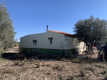 Finca with 2 Beds in Caudete