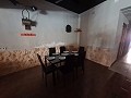 Heerlijke woning en bedrijfspand (ex café) in Pinoso Villas