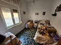 Huis gesplitst in 2 appartementen - heeft structurele reparaties of herbouw nodig in Pinoso Villas