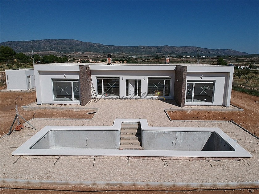 New build Mordern villa in Pinoso with pool and plot included in Pinoso Villas