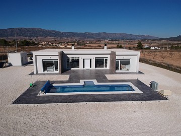 Neu gebaute moderne Villa in Pinoso mit Pool.