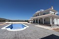 Neubauvilla 195m2 mit Pool und Grundstück in Pinoso Villas