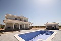 Nieuwbouw villa 195m2 met zwembad en perceel in Pinoso Villas