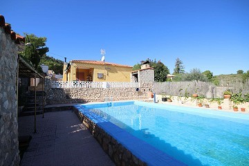Detached country house in Yelca with a pool