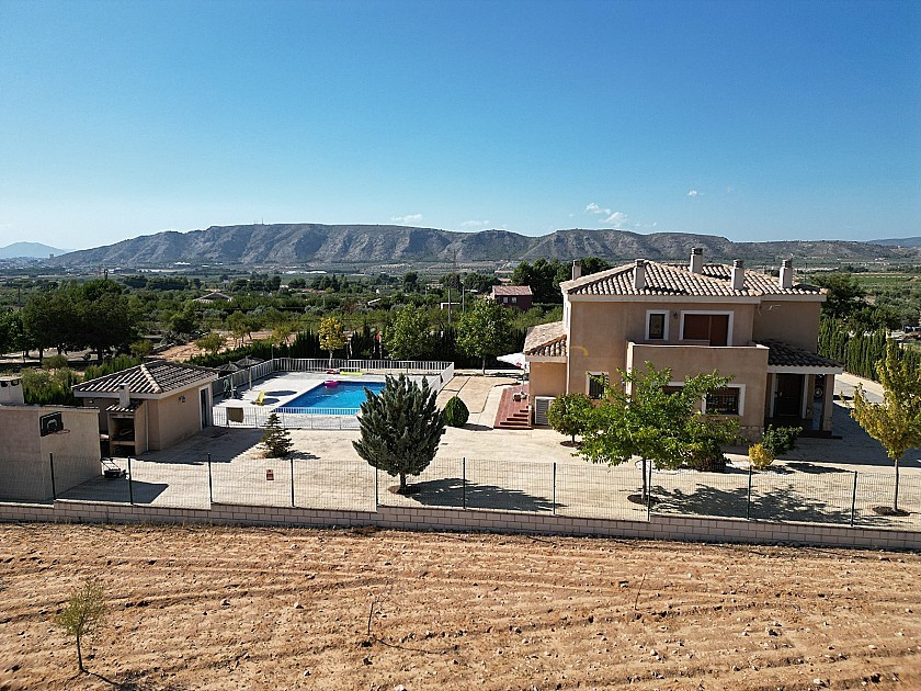 Large executive 5 bed home with 10x5 pool in Pinoso Villas