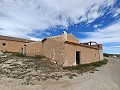 Large historic house and bodega en Pinoso in Pinoso Villas