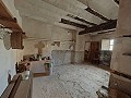 Large historic house and bodega en Pinoso in Pinoso Villas