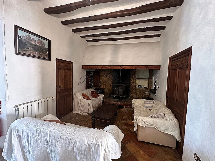 Huge 6 bedroom country house in Ubeda in Pinoso Villas