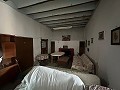 Casa adosada en Úbeda con mucho potencial in Pinoso Villas