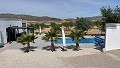 Bijna nieuwe villa met 3/4 slaapkamers, zwembad, dubbele garage en berging in Pinoso Villas