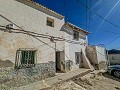 Bargain Semi-detached country house in Pinoso Villas