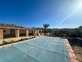 Preciosa casa de campo con piscina en Agost in Pinoso Villas