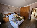 Huis met 2 slaapkamers, een gastenverblijf met 1 slaapkamer en een zwembad in Pinoso Villas