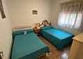 Villa met 3 slaapkamers en 1 badkamer op geweldige locatie met zwembad en gastenverblijf met 2 verdiepingen in Sax in Pinoso Villas