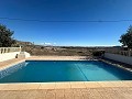Villa met 4 slaapkamers, 12m zwembad en dubbele garage nabij Aspe in Pinoso Villas