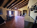 Landhaus mit 5 Schlafzimmern und 1 Bad in Caudete in Pinoso Villas