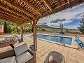 Ongelooflijke villa met 2 verdiepingen en zwembad in Pinoso in Pinoso Villas