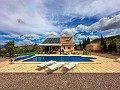 Unglaubliche zweistöckige Villa mit Pool in Pinoso in Pinoso Villas