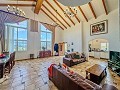 Ongelooflijke villa met 2 verdiepingen en zwembad in Pinoso in Pinoso Villas